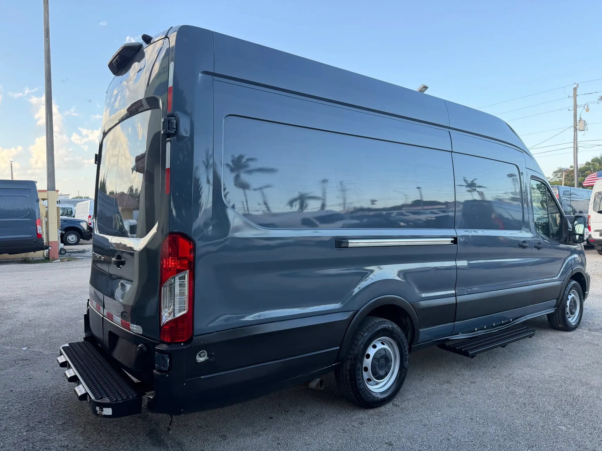 Used 2020 Ford Transit 250 148 High Roof Extended RWD image 6