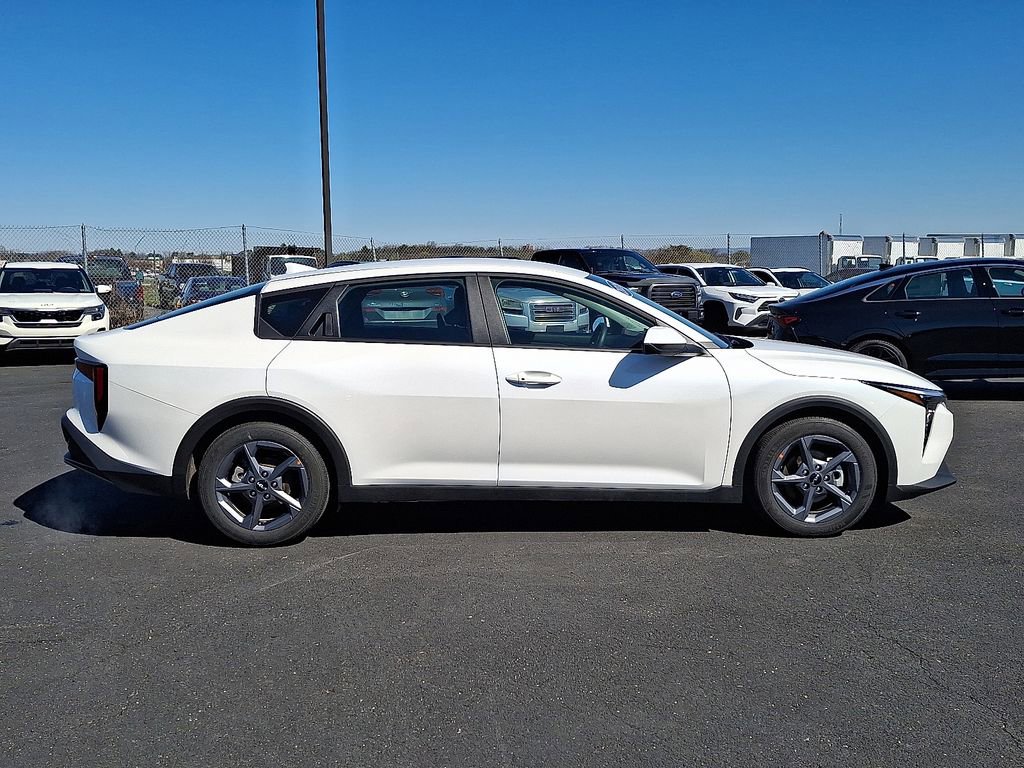 Certified 2025 Kia K4 LXS image 7