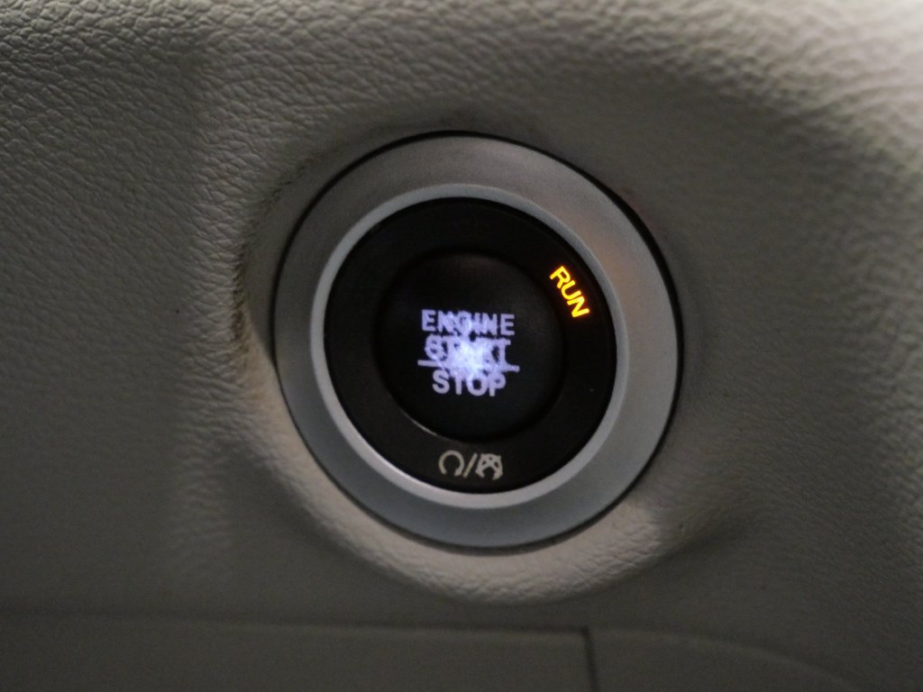 Certified 2017 Chrysler Pacifica Touring-L FWD image 29