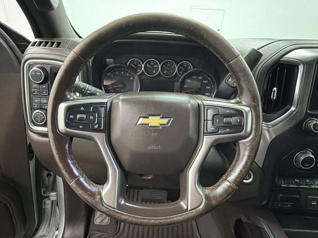 Used 2022 Chevrolet Silverado 1500 LTZ w/ Z71 Off-Road Package AWD/4WD image 11