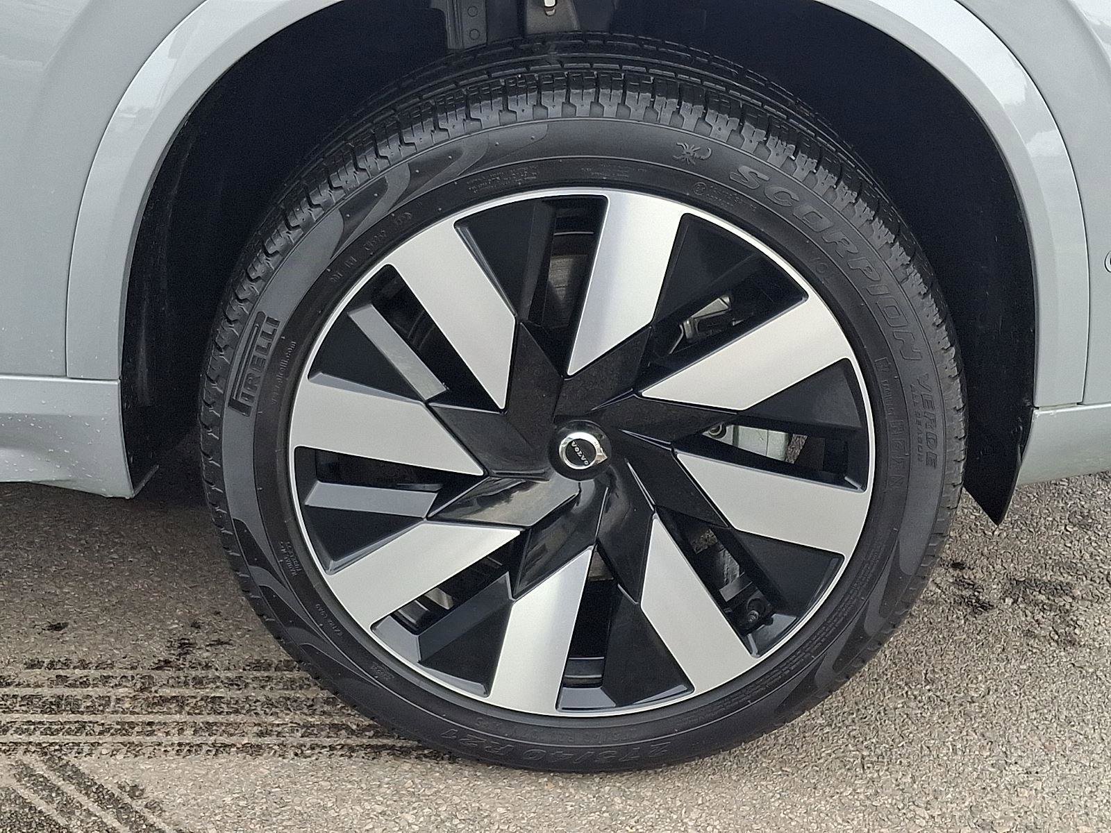 Certified 2025 Volvo XC90 T8 Ultra image 8