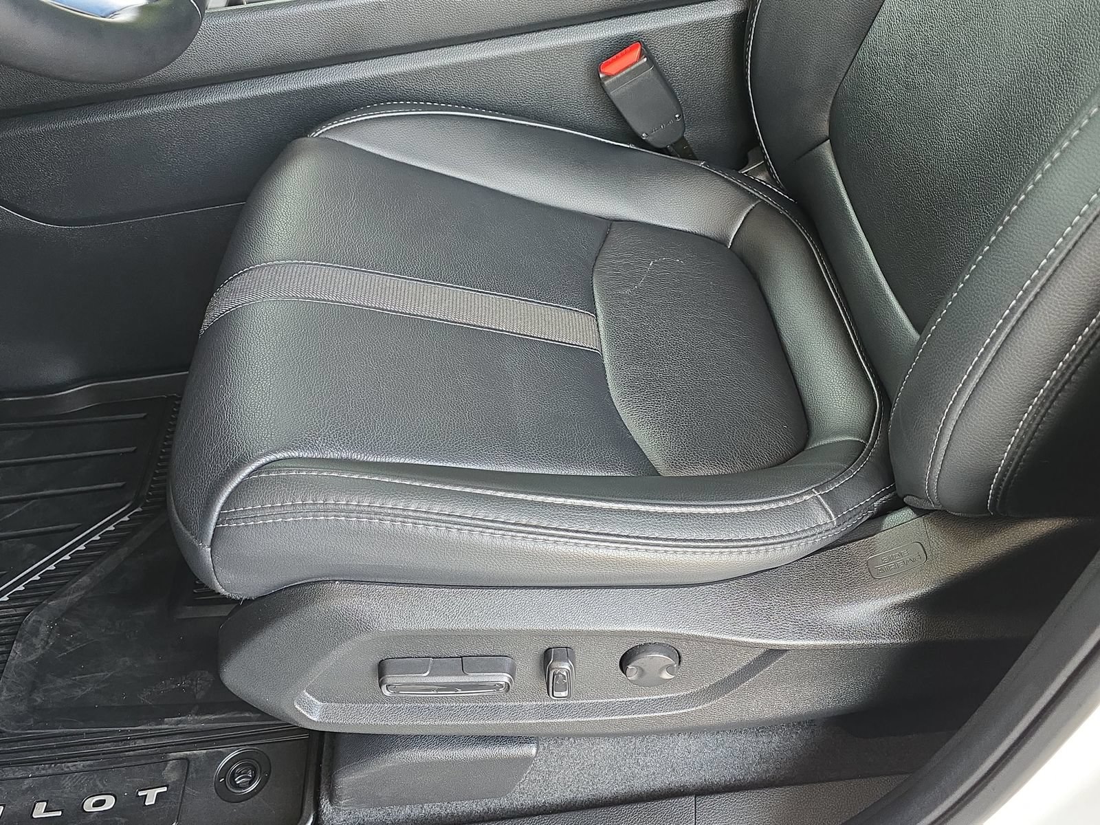 Certified 2025 Honda Pilot EX-L image 27