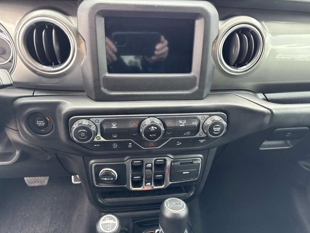 Used 2019 Jeep Wrangler Unlimited Sahara image 22