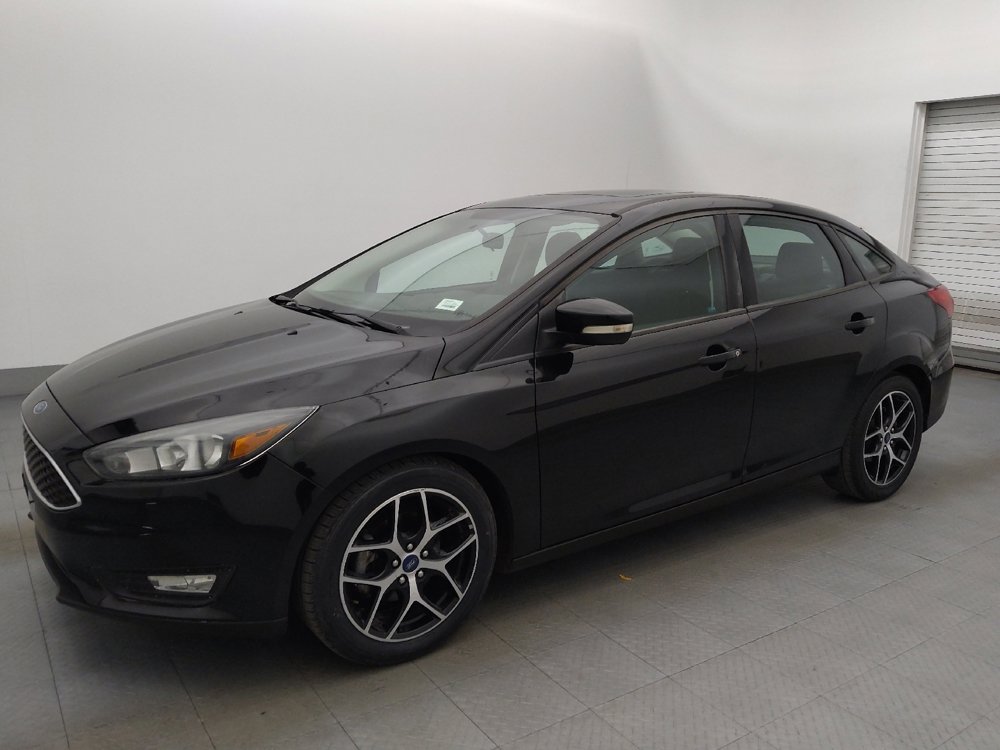 Used 2017 Ford Focus SEL image 2