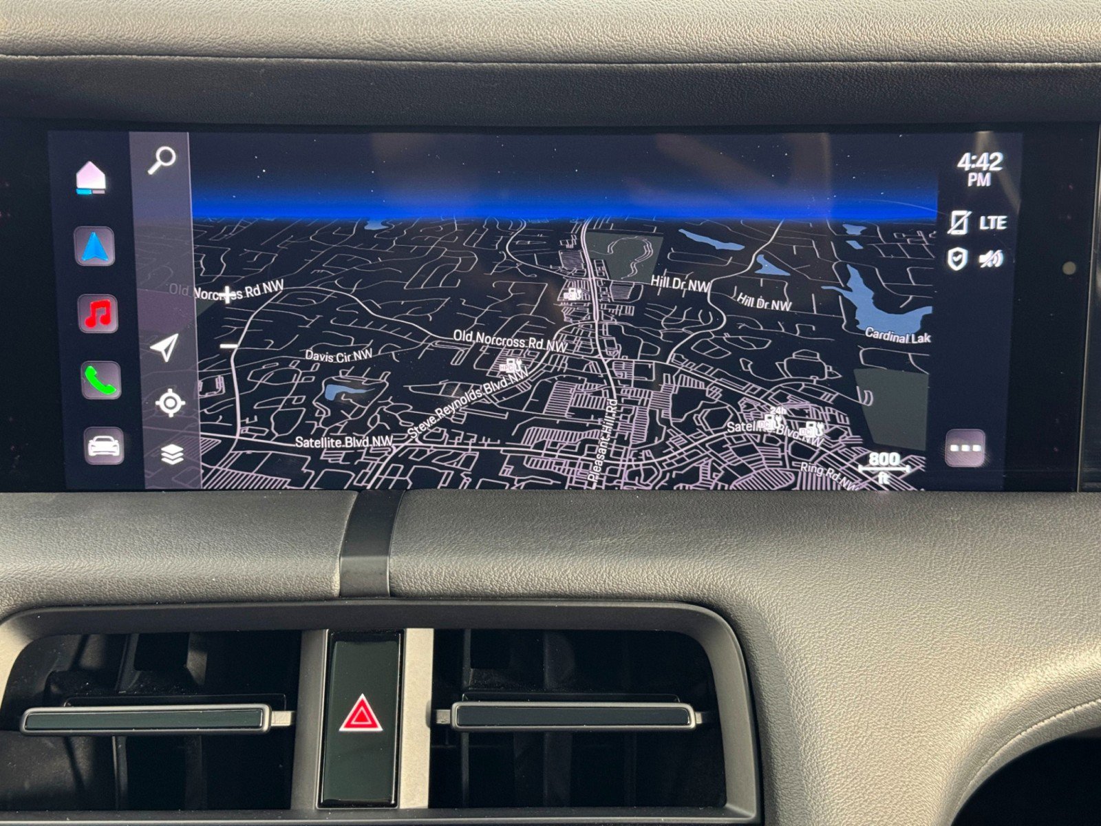 Used 2020 Porsche Taycan 4S w/ Premium Package image 24