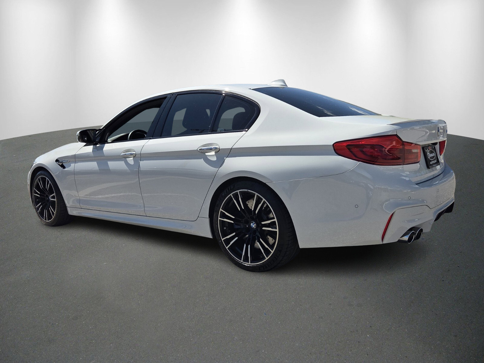 Used 2018 BMW M5 w/ Executive Package image 5
