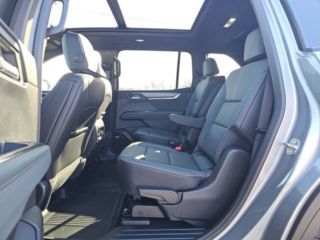 New 2026 GMC Acadia AT4 w/ LPO, Floor Liner Package AWD/4WD image 31