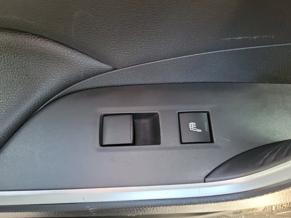 Used 2021 Toyota RAV4 SE w/ Weather & Moonroof Package AWD/4WD image 36