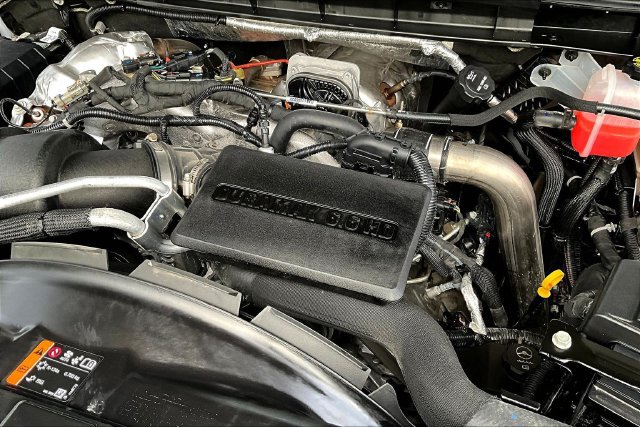 Used 2025 GMC Sierra 2500 Denali w/ Technology Package AWD/4WD image 32