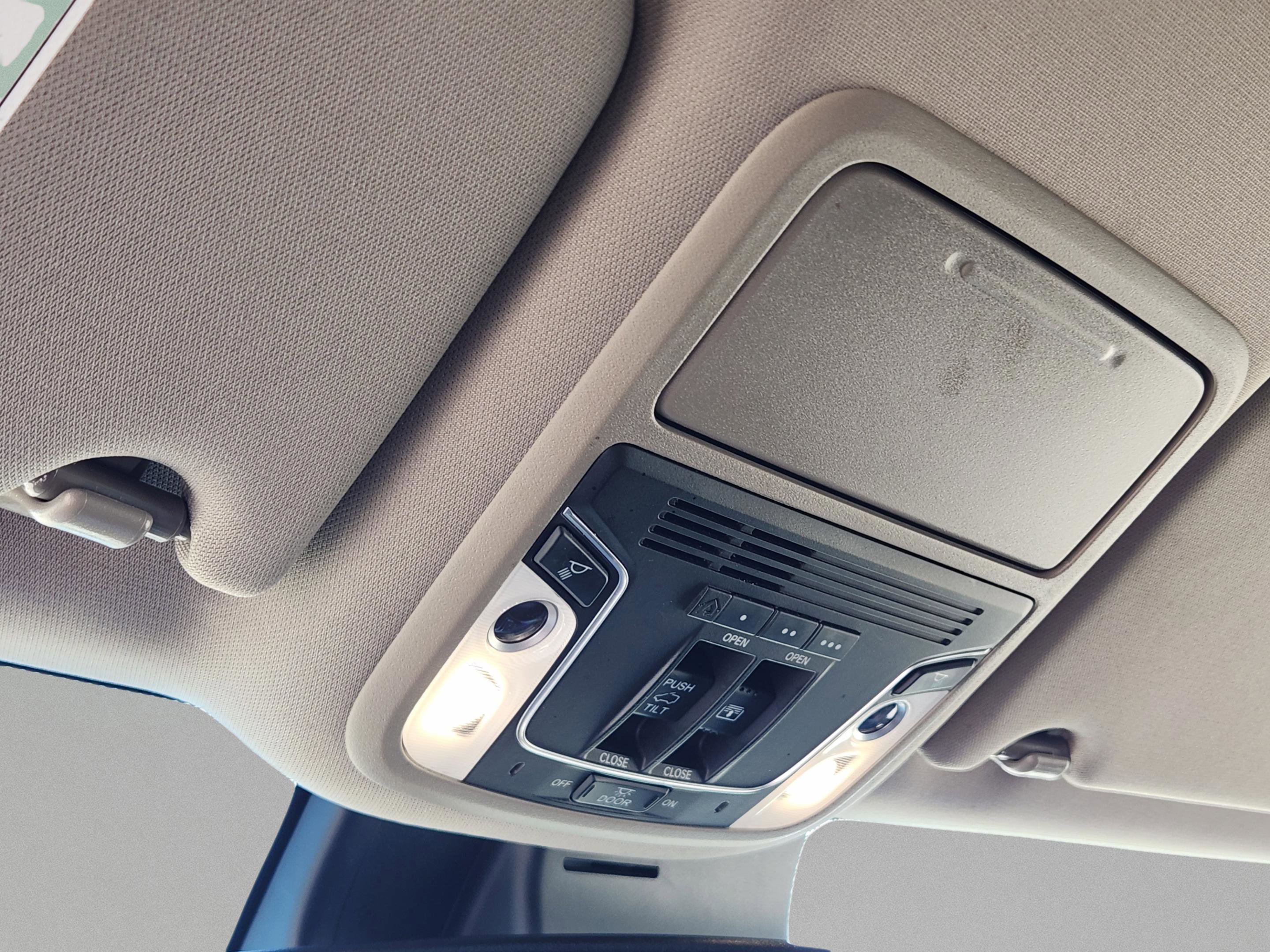 Used 2018 Honda Pilot Elite image 34