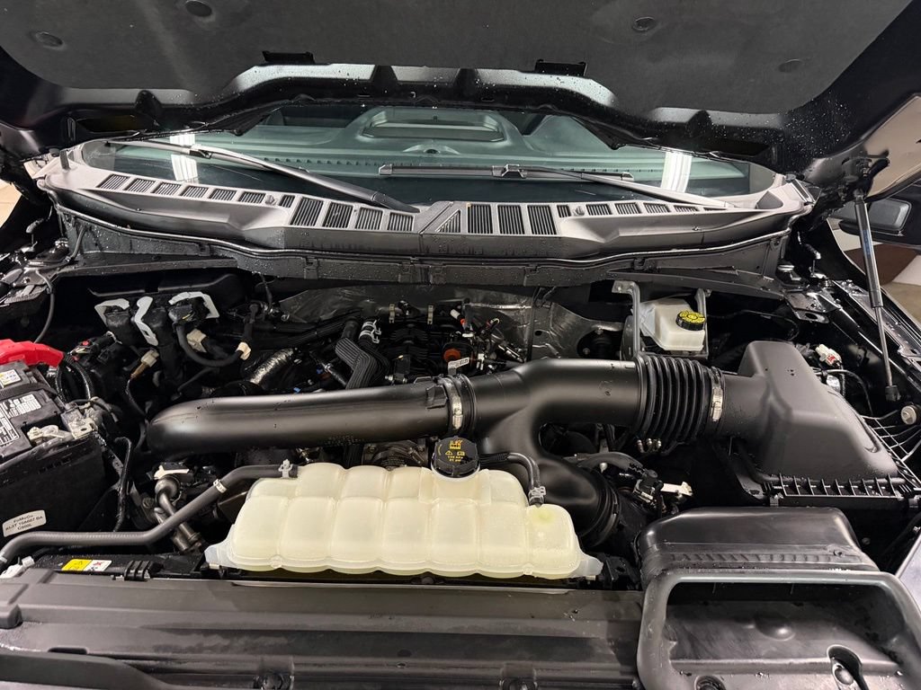 Used 2025 Ford F150 Lariat AWD/4WD image 46