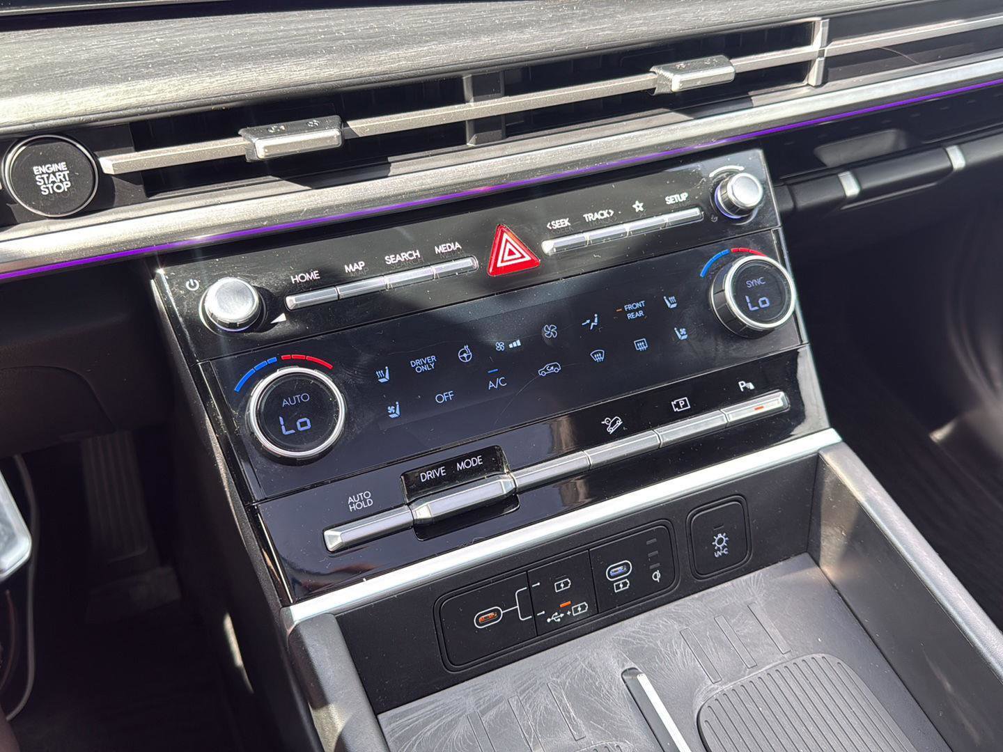 Used 2025 Hyundai Santa Fe Limited FWD image 49