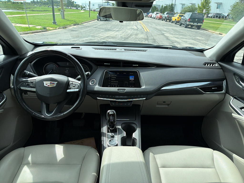 Used 2021 Cadillac XT4 Luxury w/ Cold Weather Package AWD/4WD image 20