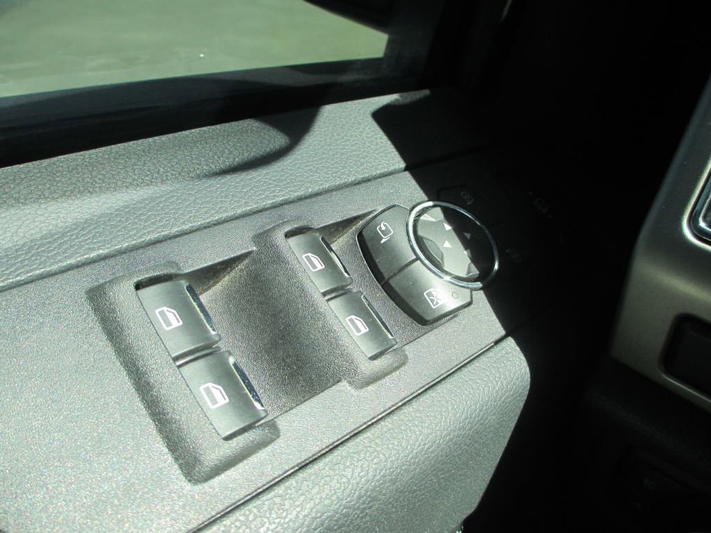 Used 2022 Ford F250 Lariat w/ Lariat Ultimate Package AWD/4WD image 29