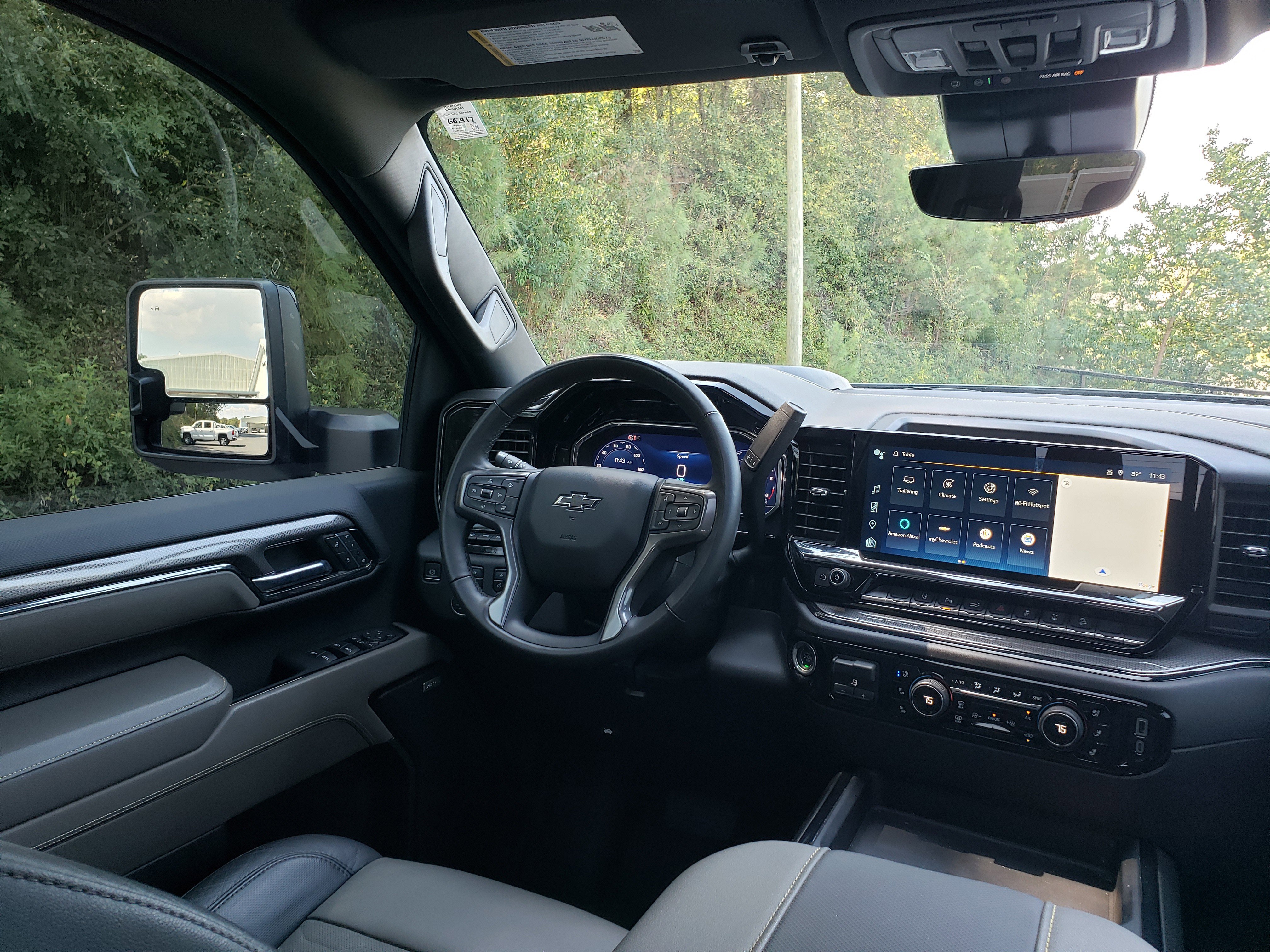 Used 2024 Chevrolet Silverado 2500 ZR2 w/ Technology Package image 37