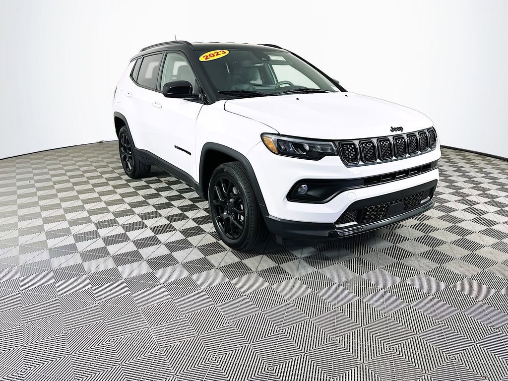 Used 2023 Jeep Compass Altitude image 2