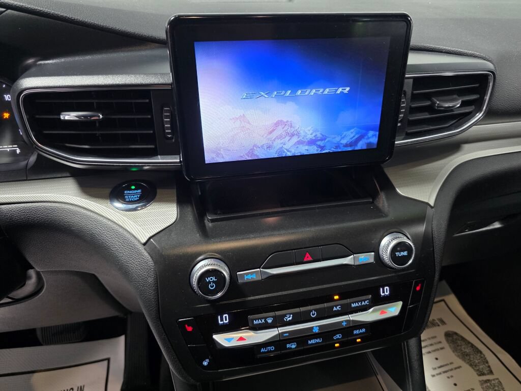 Used 2020 Ford Explorer XLT w/ Equipment Group 202A AWD/4WD image 13