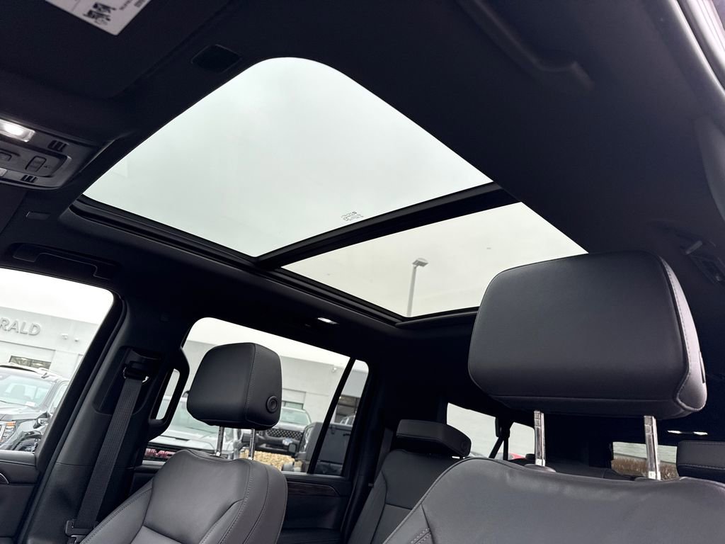 Used 2022 Chevrolet Suburban LT w/ LT Signature Plus Package image 30