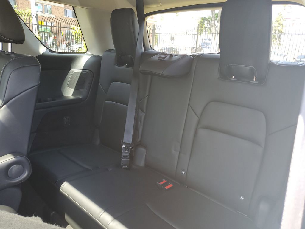 Used 2022 Nissan Pathfinder Platinum w/ Cargo Package FWD image 15