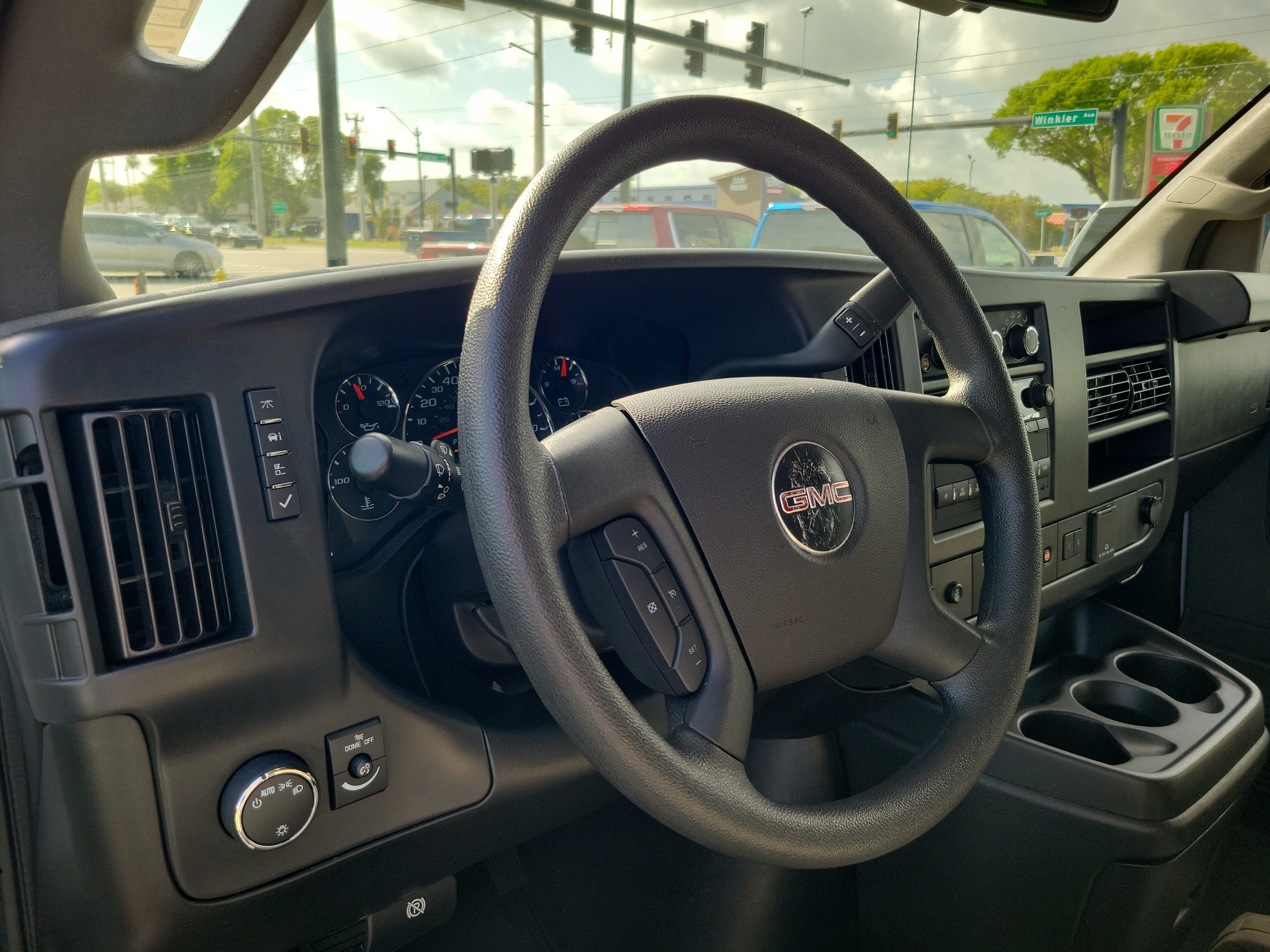 Used 2025 GMC Savana 3500 LT w/ LT Preferred Equipment Group RWD image 14