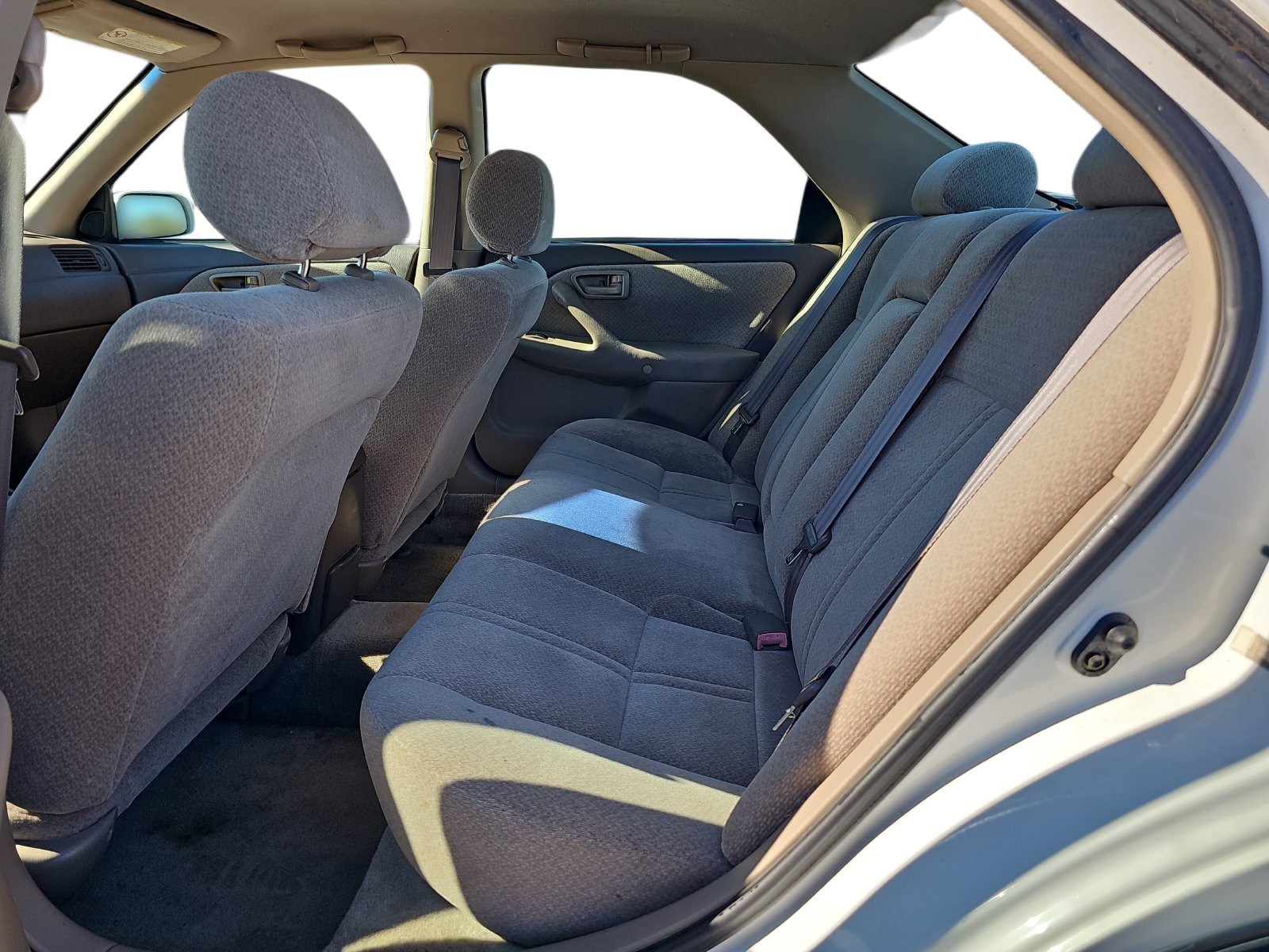 Used 2000 Toyota Camry LE FWD image 14