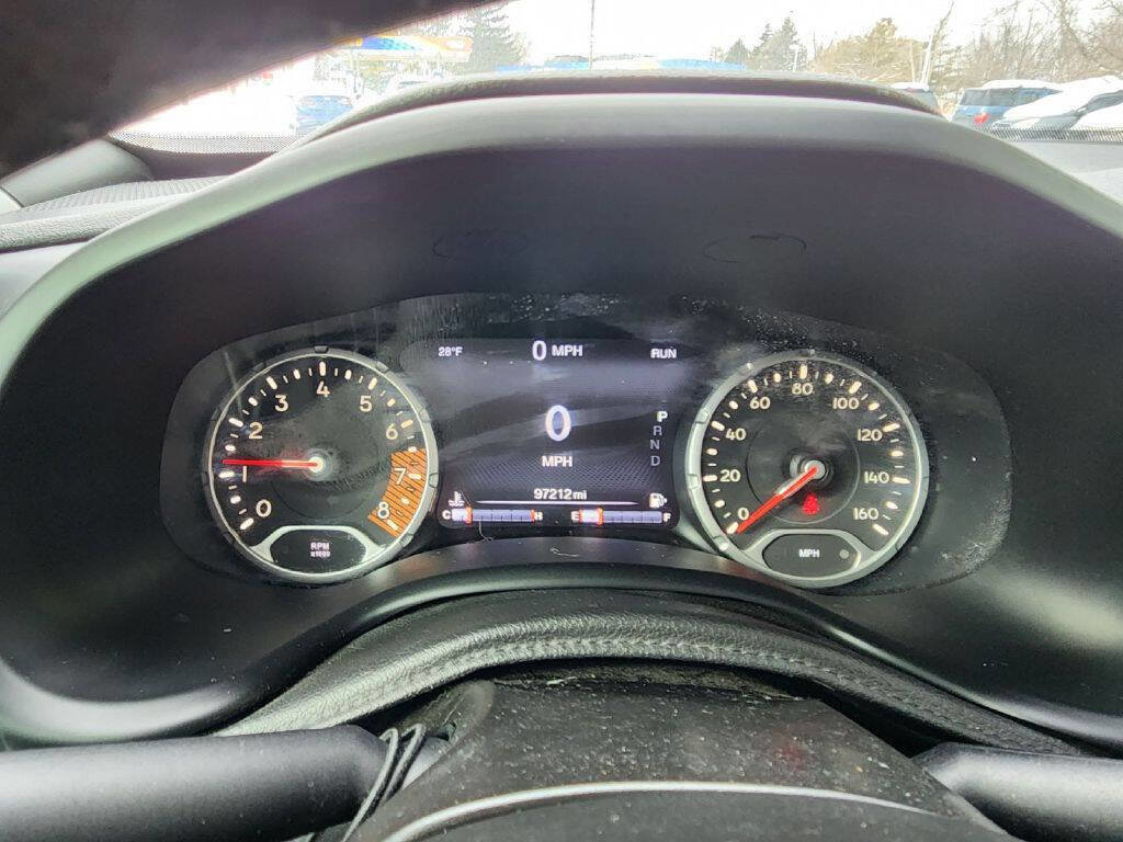 Used 2020 Jeep Renegade Latitude w/ UConnect 8.4 Nav Group image 14