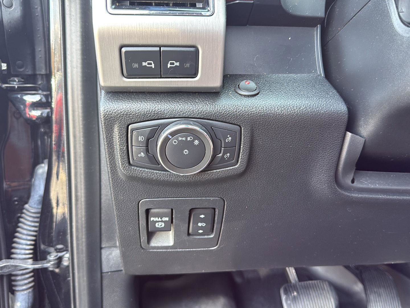 Used 2020 Ford F150 Platinum w/ Technology Package image 15