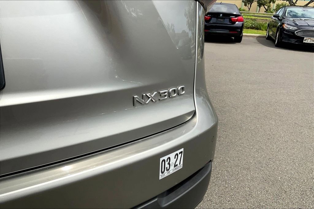Used 2018 Lexus NX 300 FWD image 8