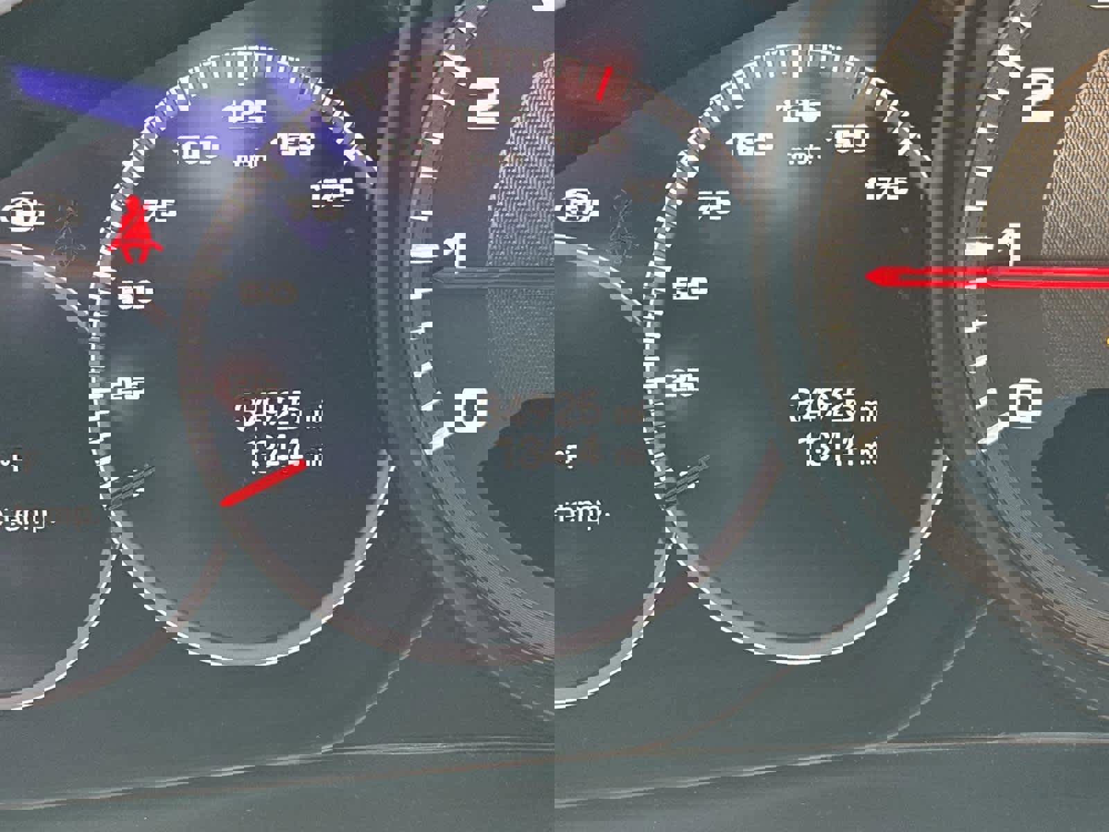 Used 2023 Porsche Cayenne Platinum Edition image 19