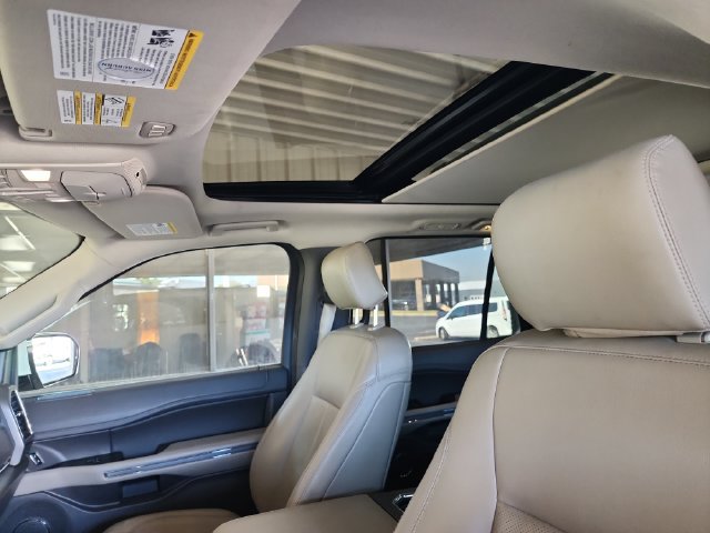 Used 2020 Ford Expedition Max XLT w/ Equipment Group 202A RWD image 12