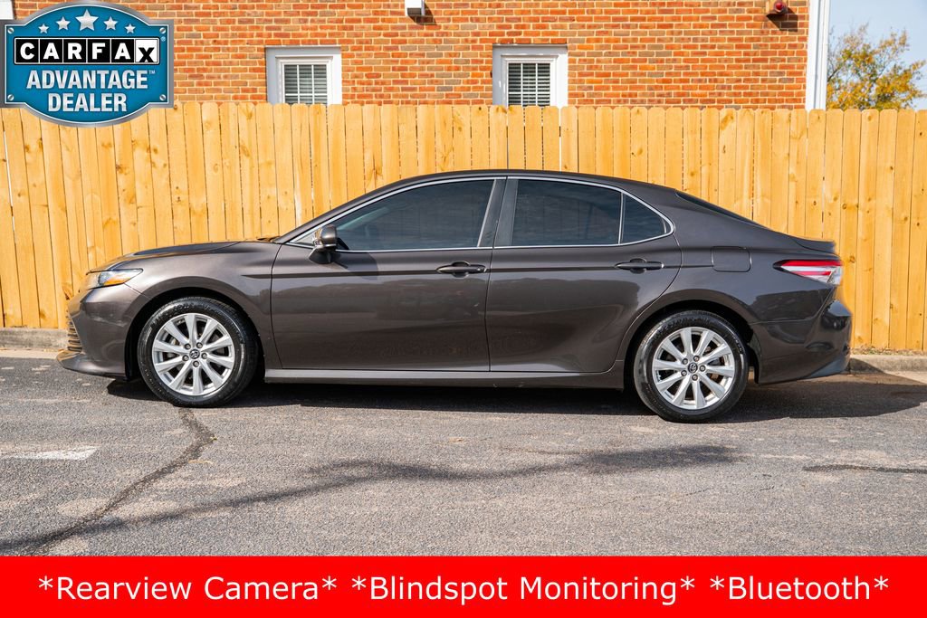 Used 2018 Toyota Camry LE image 10