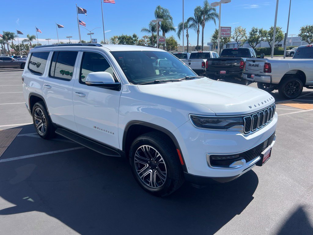 Used 2022 Jeep Wagoneer Series III AWD/4WD image 8