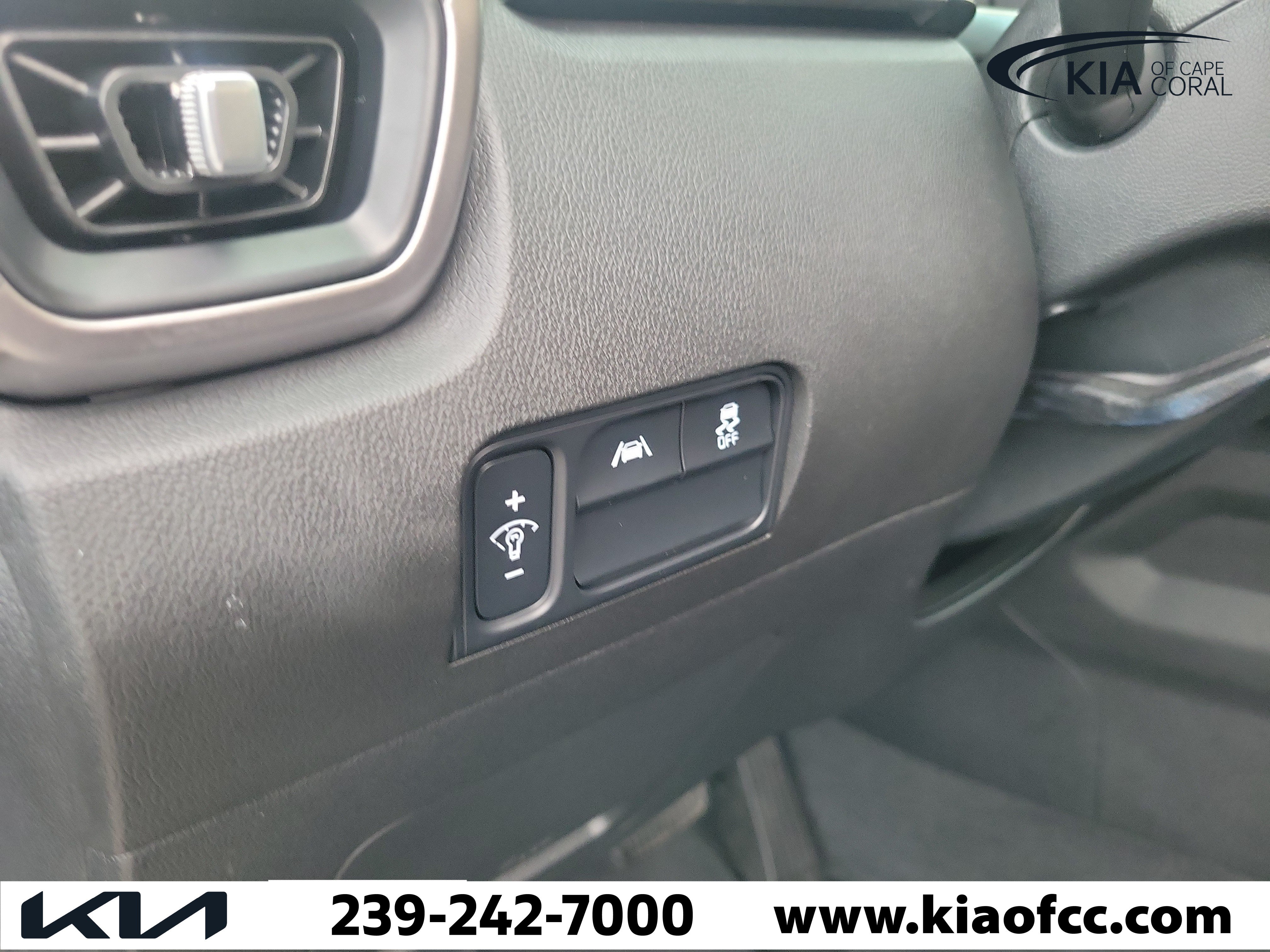 Certified 2023 Kia Sorento LX FWD image 28