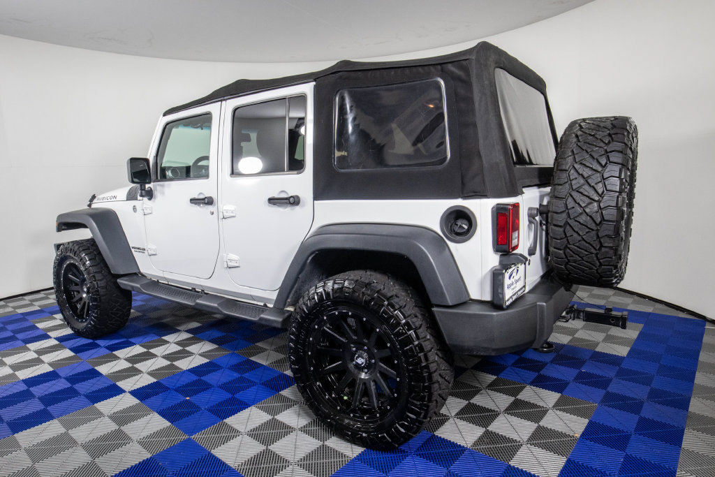 Used 2015 Jeep Wrangler Unlimited Rubicon AWD/4WD image 8