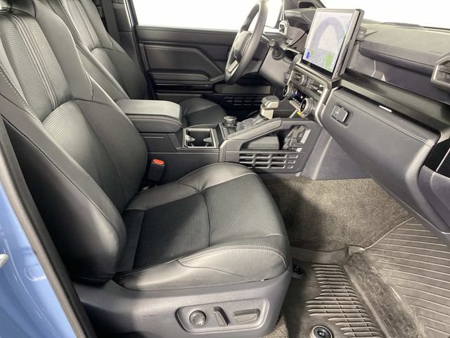Used 2025 Toyota 4Runner Limited w/ Tow Technology Package AWD/4WD image 10
