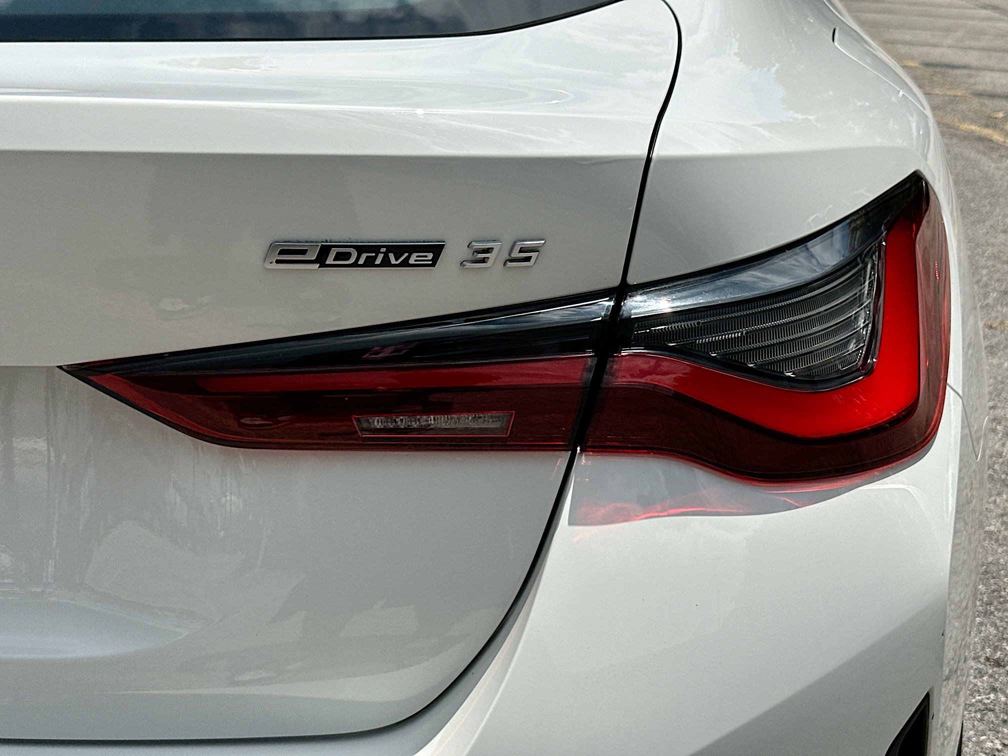 Used 2023 BMW i4 eDrive35 RWD image 32