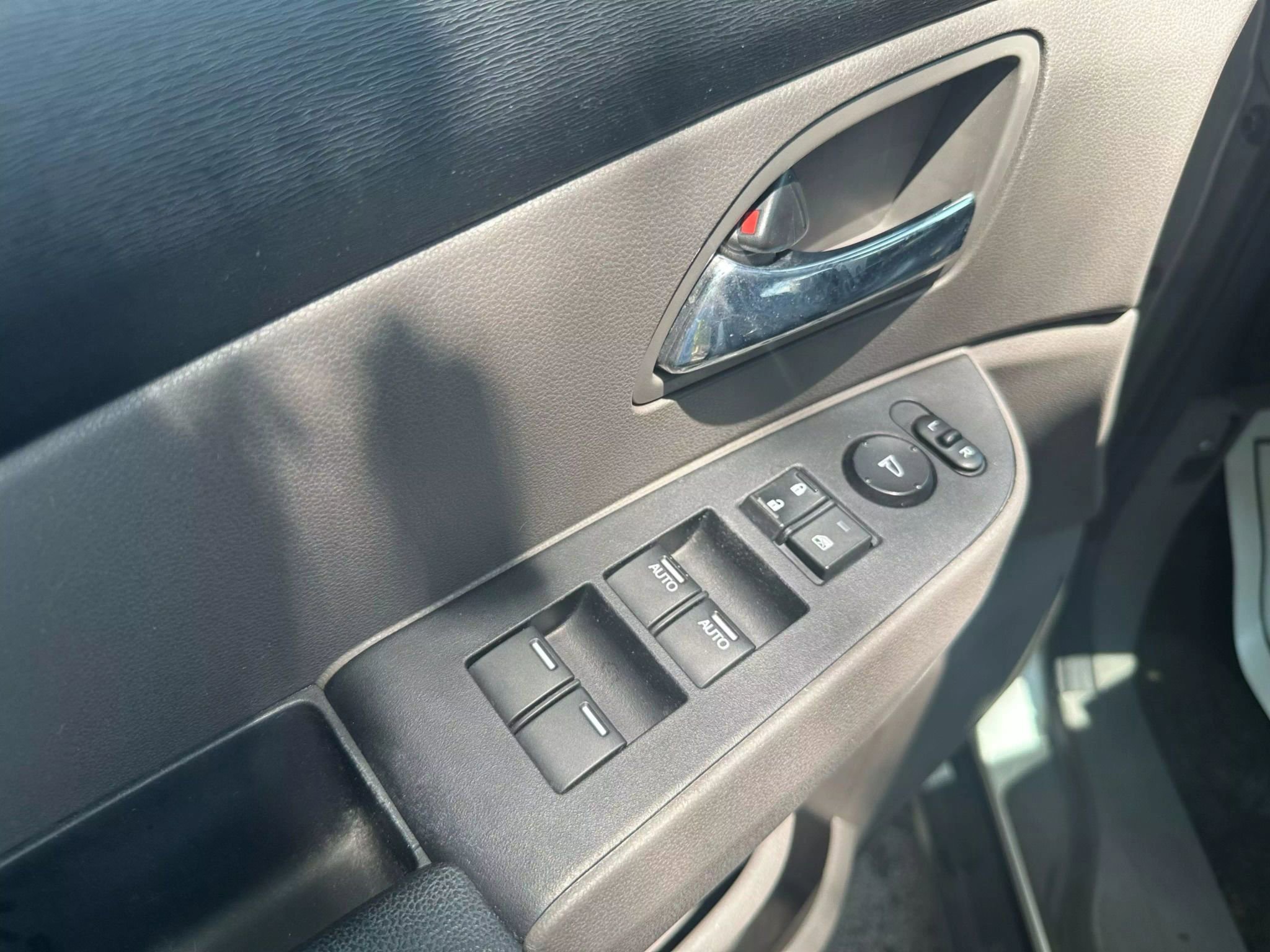 Used 2015 Honda Odyssey EX-L image 10