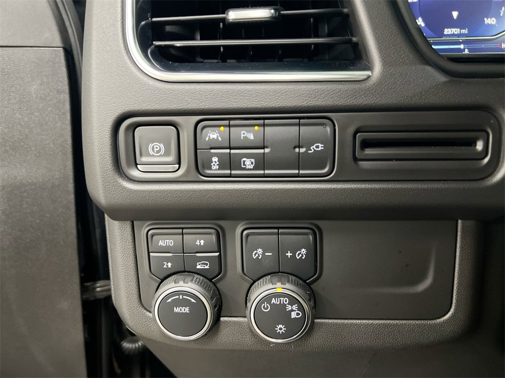 Used 2022 Chevrolet Tahoe RST w/ Sport Performance Package image 18