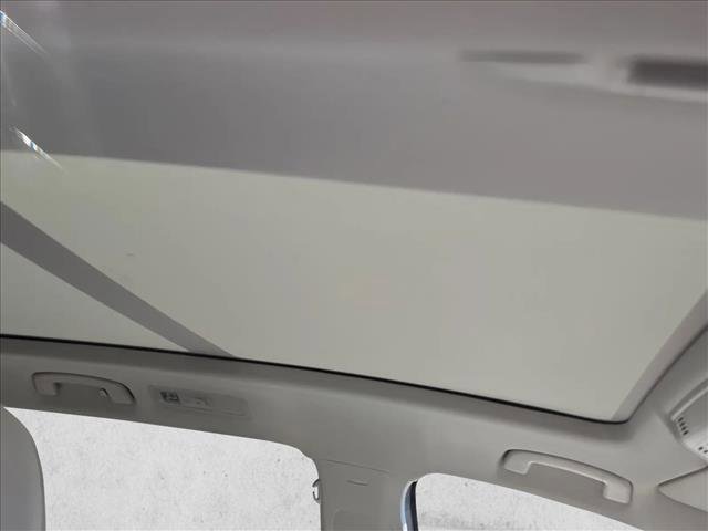 Used 2021 Volkswagen Tiguan SE image 22