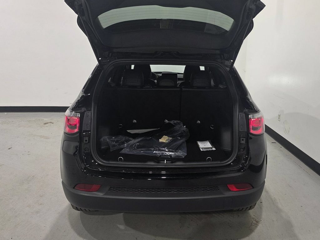 New 2026 Jeep Compass Latitude AWD/4WD image 27