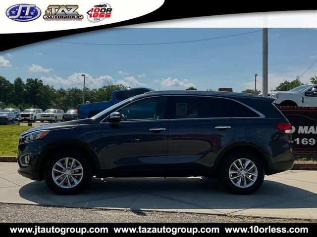Used 2017 Kia Sorento FWD image 4