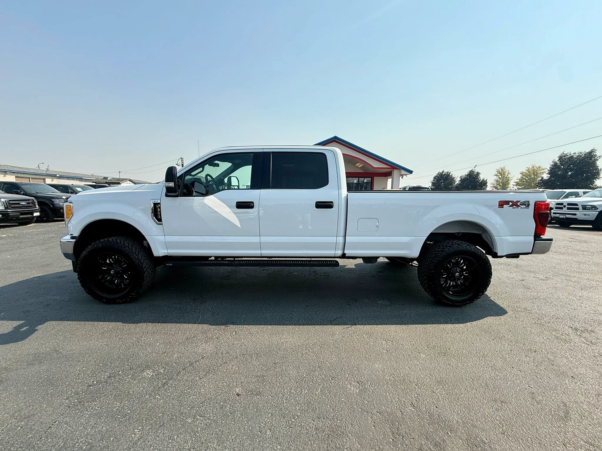 Used 2017 Ford F350 XLT w/ Camper Package AWD/4WD image 2