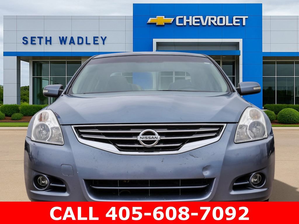Used 2012 Nissan Altima 3.5 SR w/ Sport Pkg FWD image 2