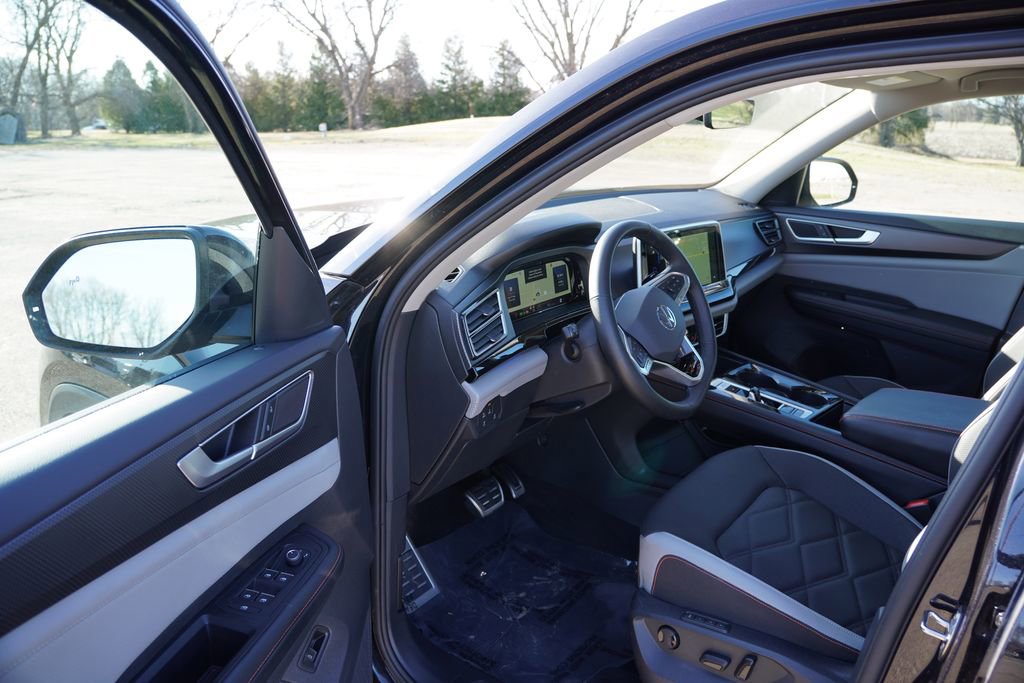 Used 2024 Volkswagen Atlas Peak Edition SEL image 15