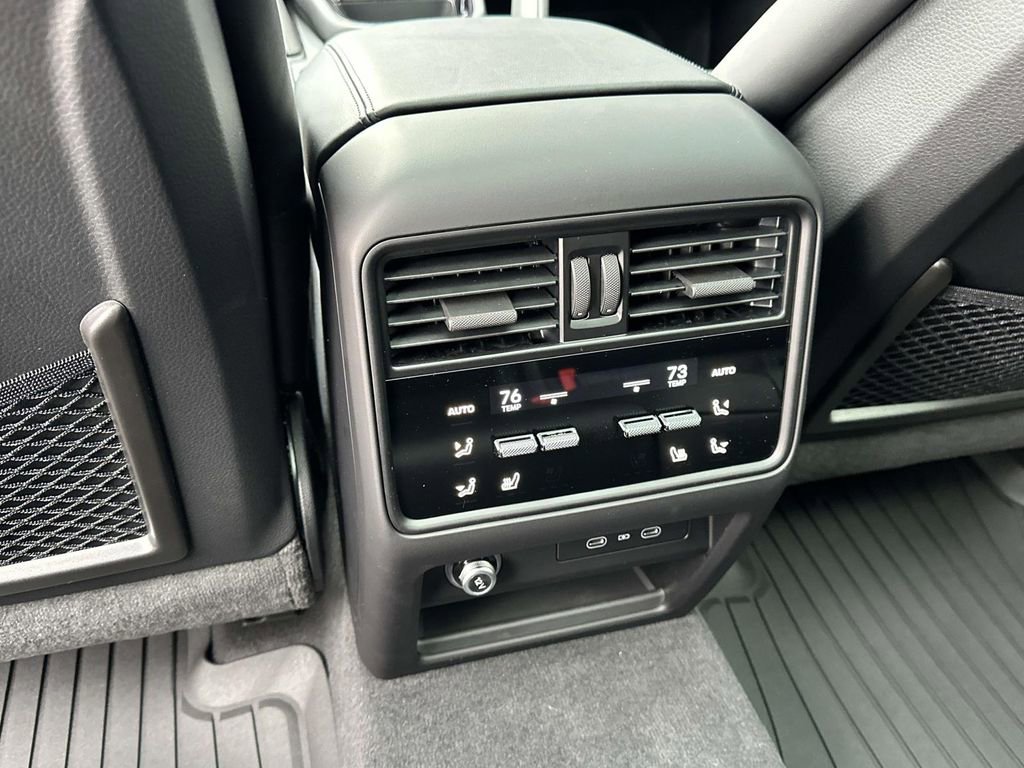 New 2026 Porsche Cayenne Coupe AWD/4WD image 13