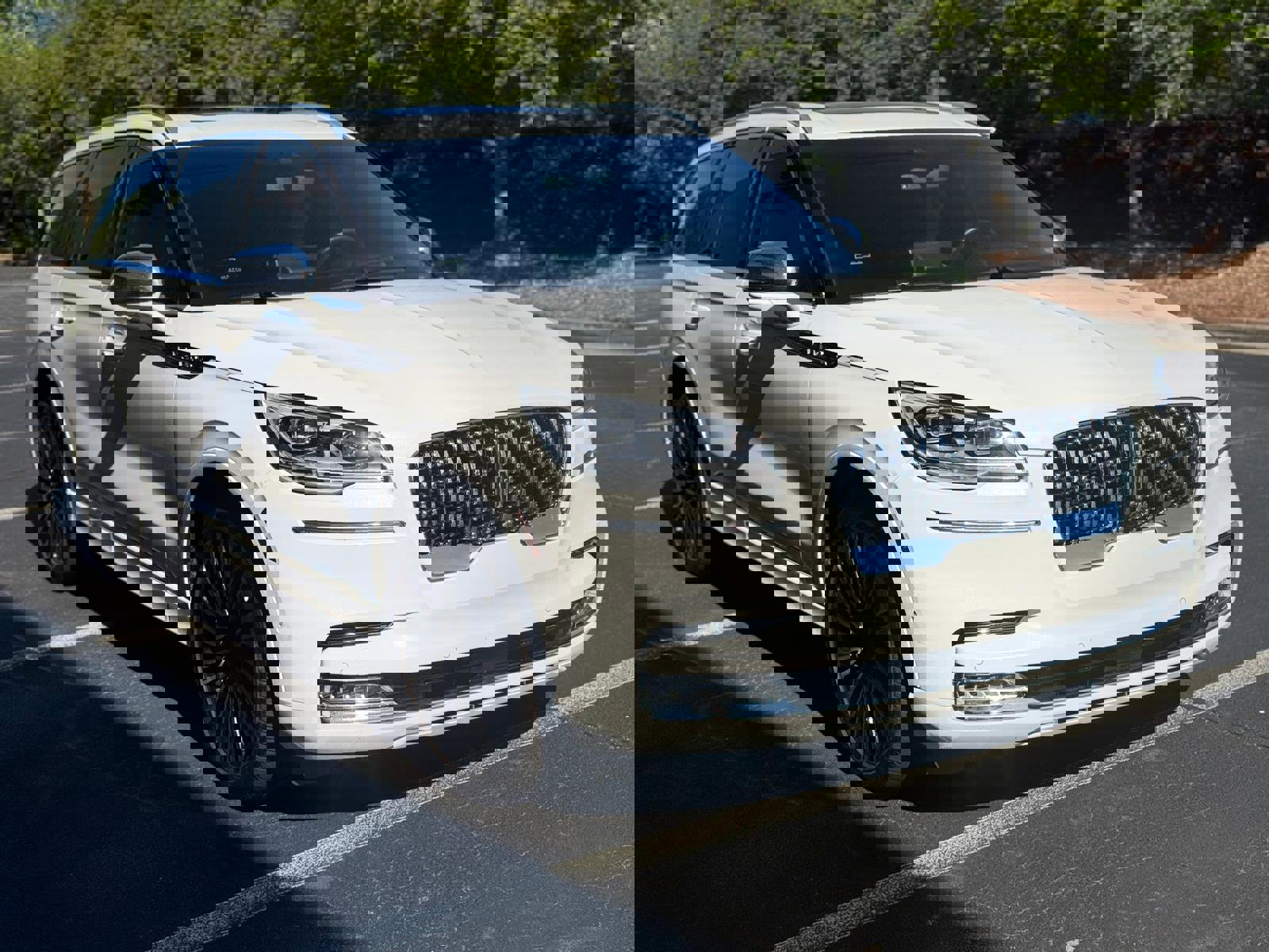 Used 2022 Lincoln Aviator Black Label w/ Dynamic Handling Package AWD/4WD image 10