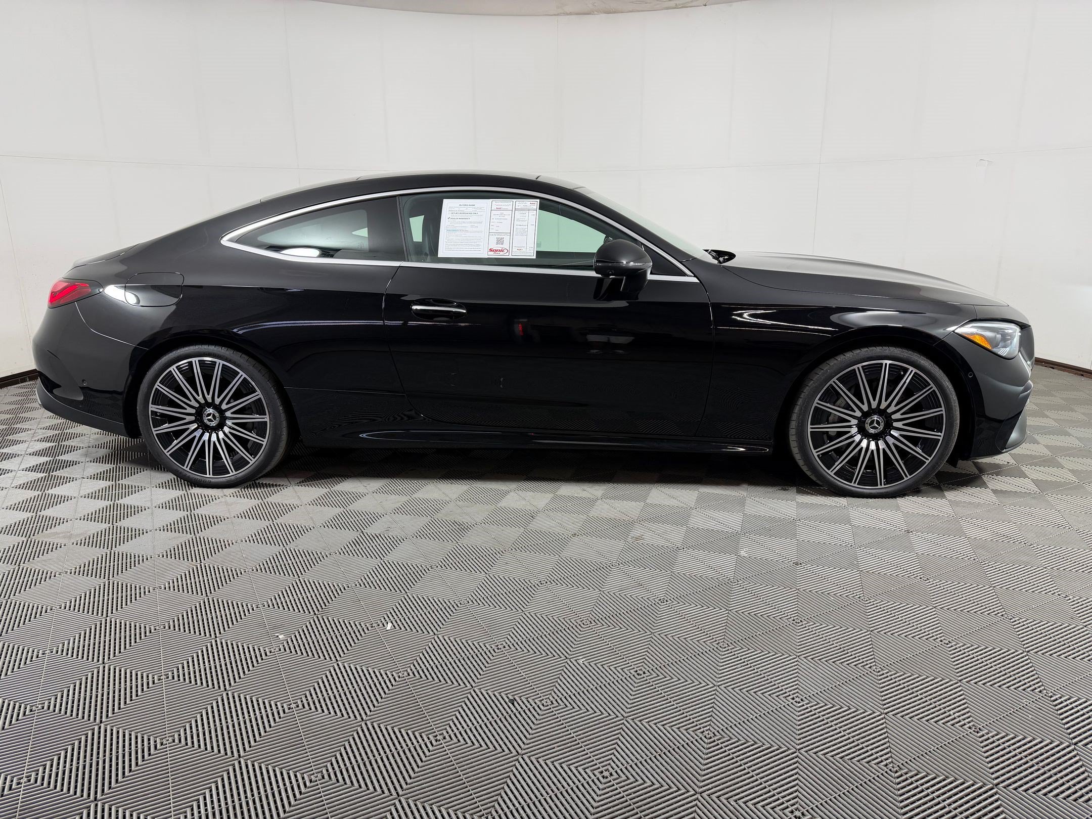 Used 2024 Mercedes-Benz CLE 450 4MATIC Coupe image 8