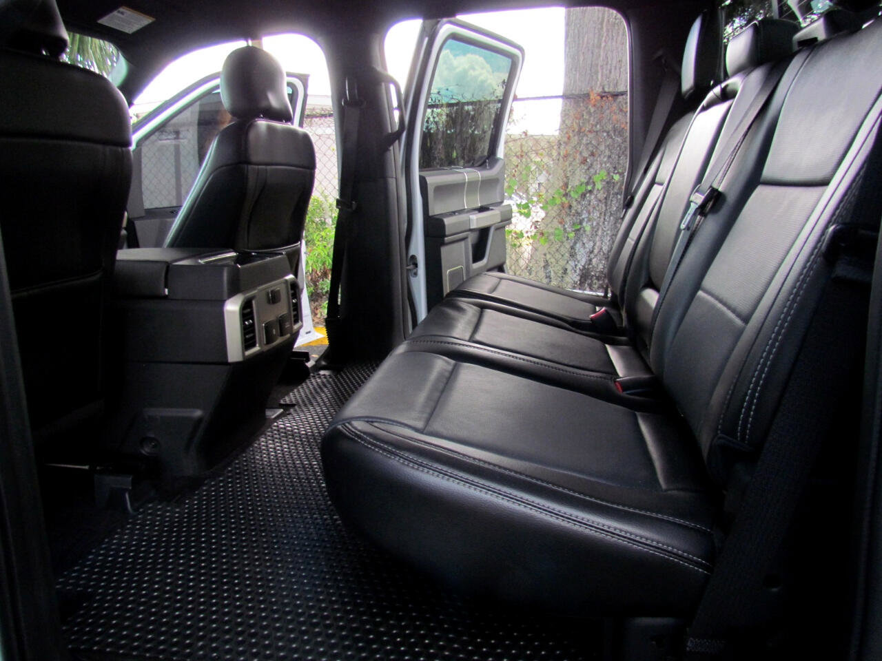 Used 2017 Ford F150 Lariat image 26