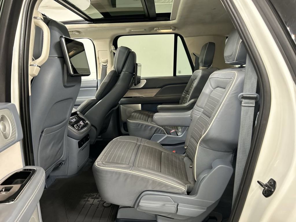 Used 2021 Lincoln Navigator L Black Label w/ Special Edition Package AWD/4WD image 21