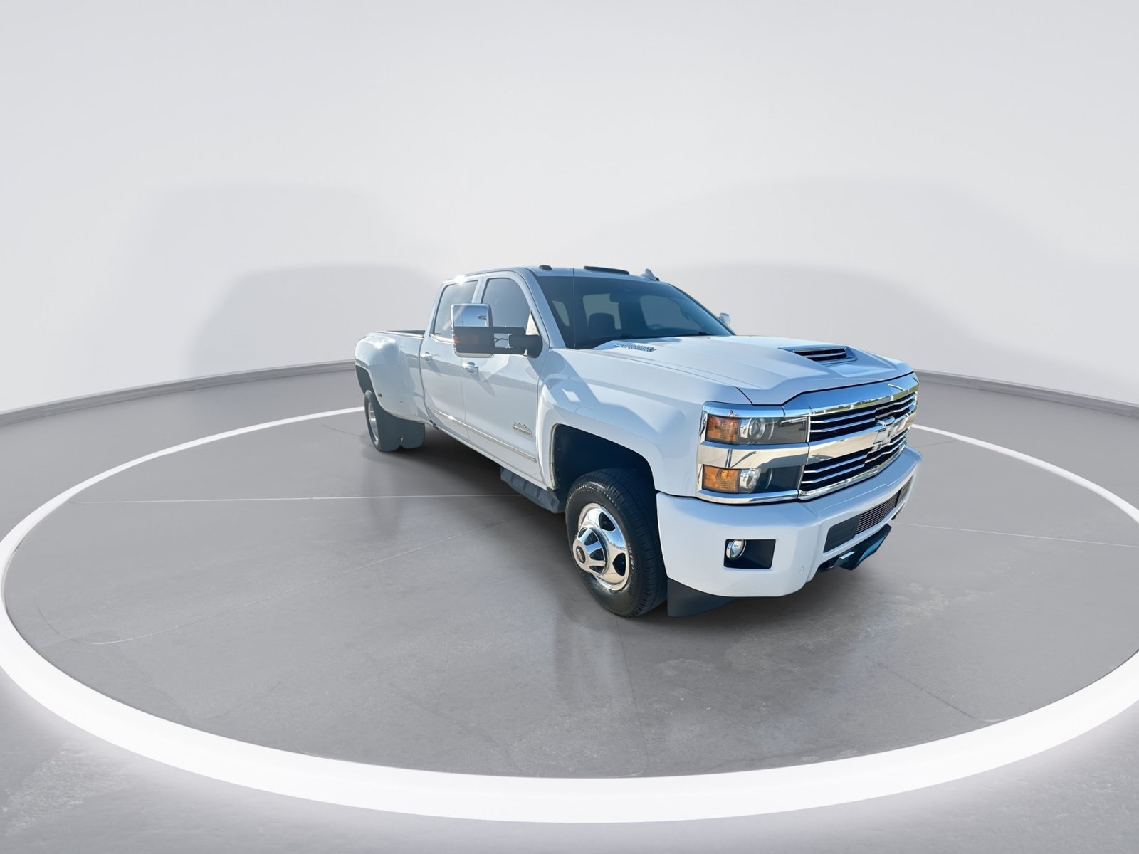 Used 2017 Chevrolet Silverado 3500 High Country AWD/4WD image 2